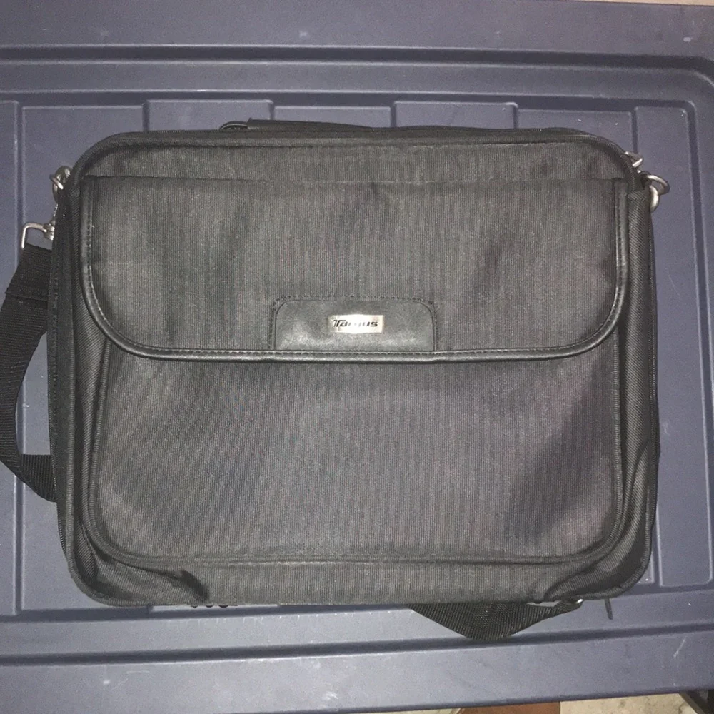 Targus Laptop Shoulder Bag